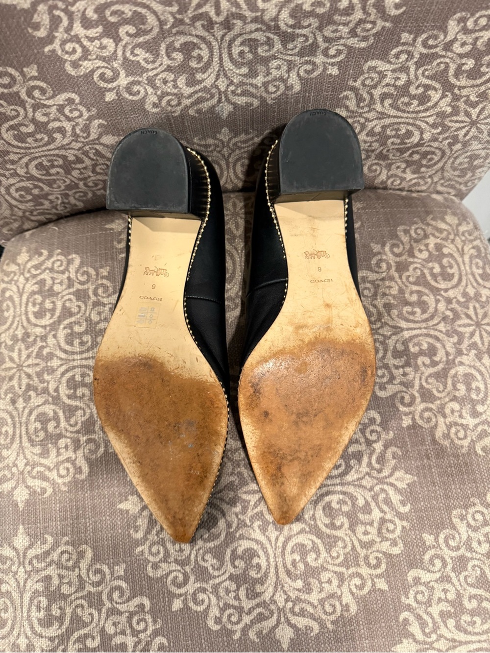 Coach Black Leather Pointed Toe Block Heel Pumps Gold Stud Trim Size 9 - Picture 6 of 10